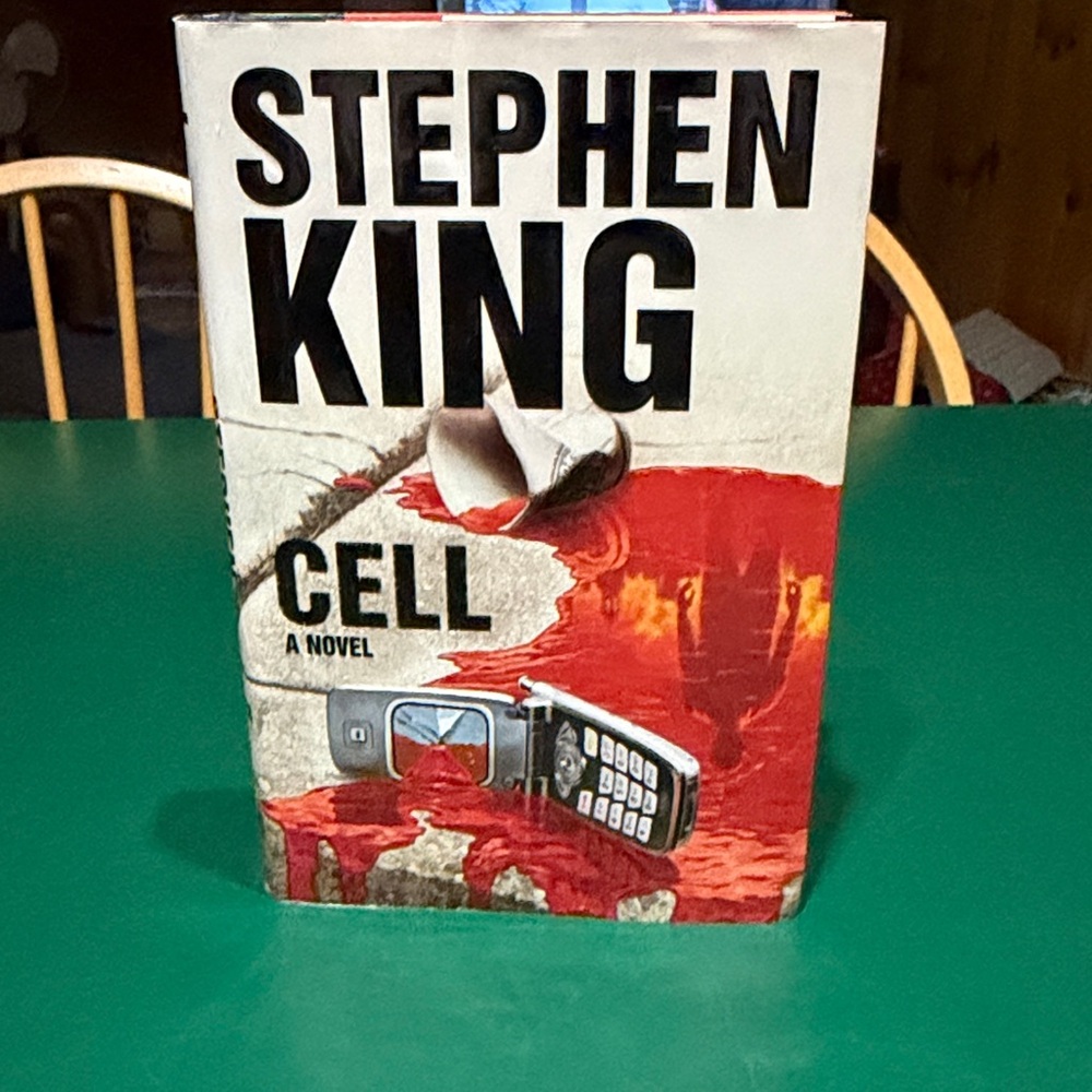 Stephen King — Cell Hardcover Book with Red & White Cover